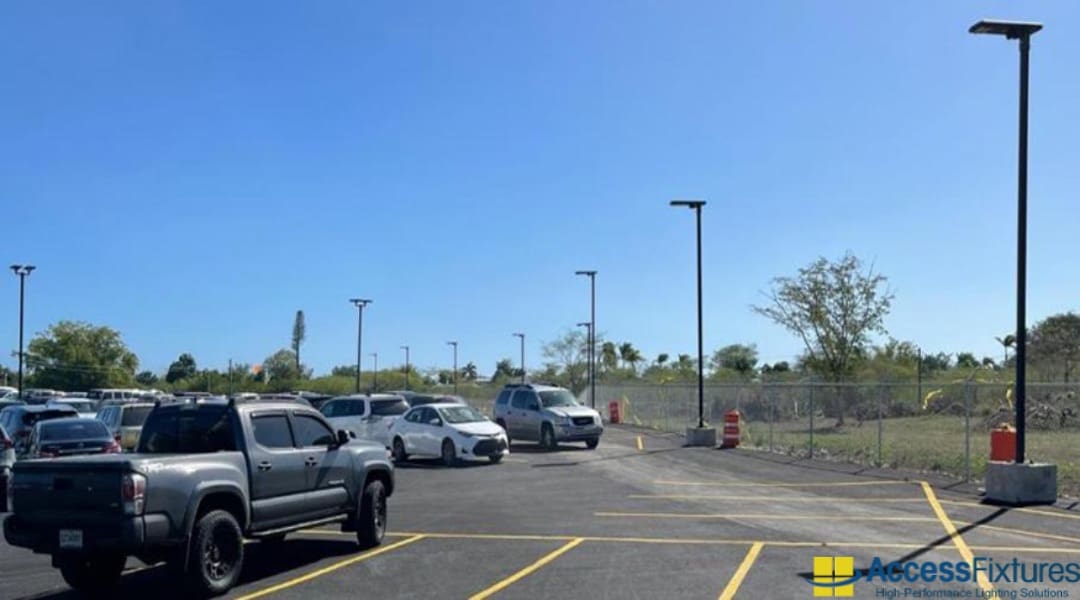 commercial-solar-lights-parking-lot-daytime commercial-solar-lights-parking-lot-daytime