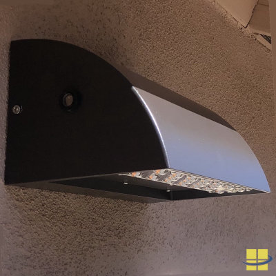 APTO-20-Bronze-with-Photocell